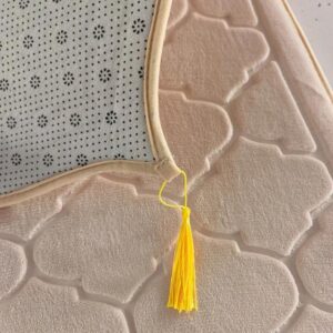 Tapis de prière beige matelassé enfant – Image 2