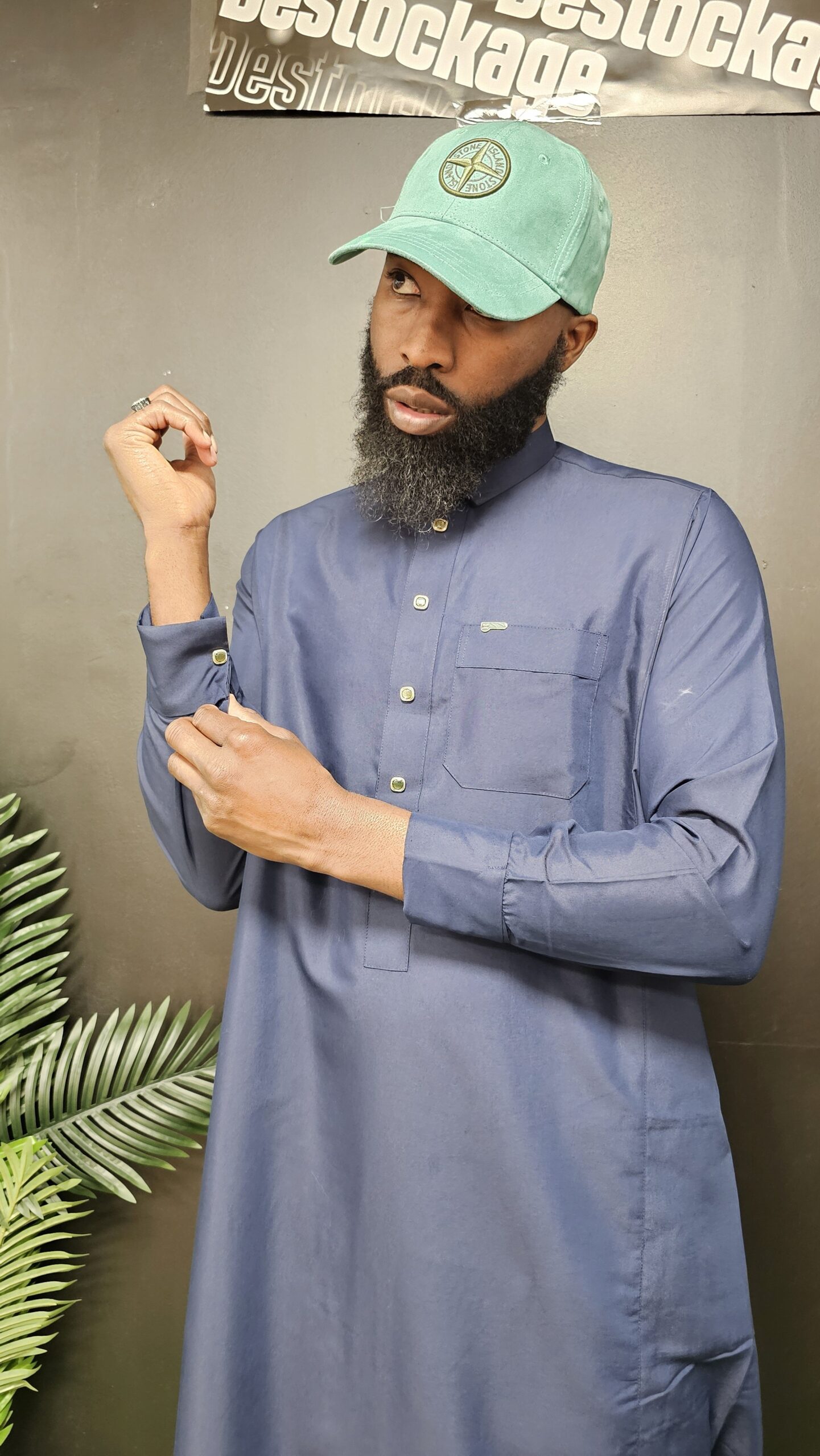 1000022590-scaled.jpg Qamis de LUXE Saoudien Bleu – Image 1