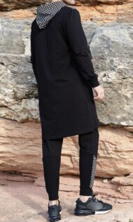 Ensemble Qamis Court Noir Impression Keffieh Blanc avec Capuche Qaba'il : QUDS – Image 2